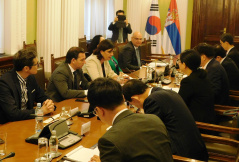 17 May 2019 The members of the Parliamentary Friendship Group with Korea in meeting with the delegation of the Parliamentary Friendship Group with Serbia of the Parliament of the Republic of Korea